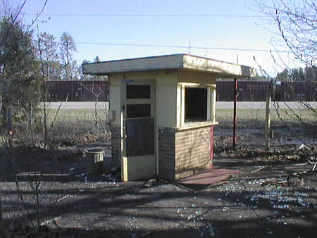 Tri-City Drive-In Theatre - TICKET BOOTH PHOTO FROM CINEMATOUR